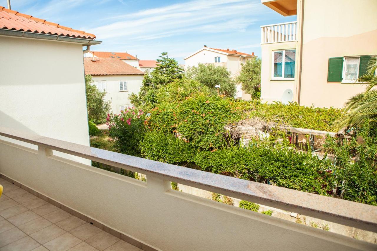 Apartments Alma Novalja Exterior foto
